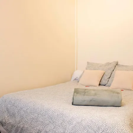 Cosy Ideal For Couple Lägenhet